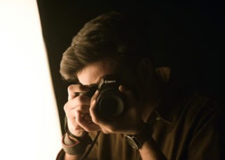 Fotografía de retrato con poca luz